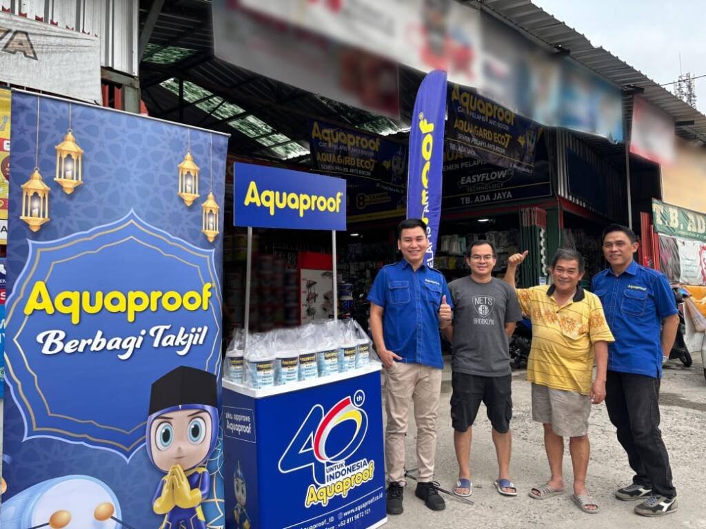 Aquaproof Berbagi Takjil, program csr aquaproof, toko bangunan, ramadan 2025,