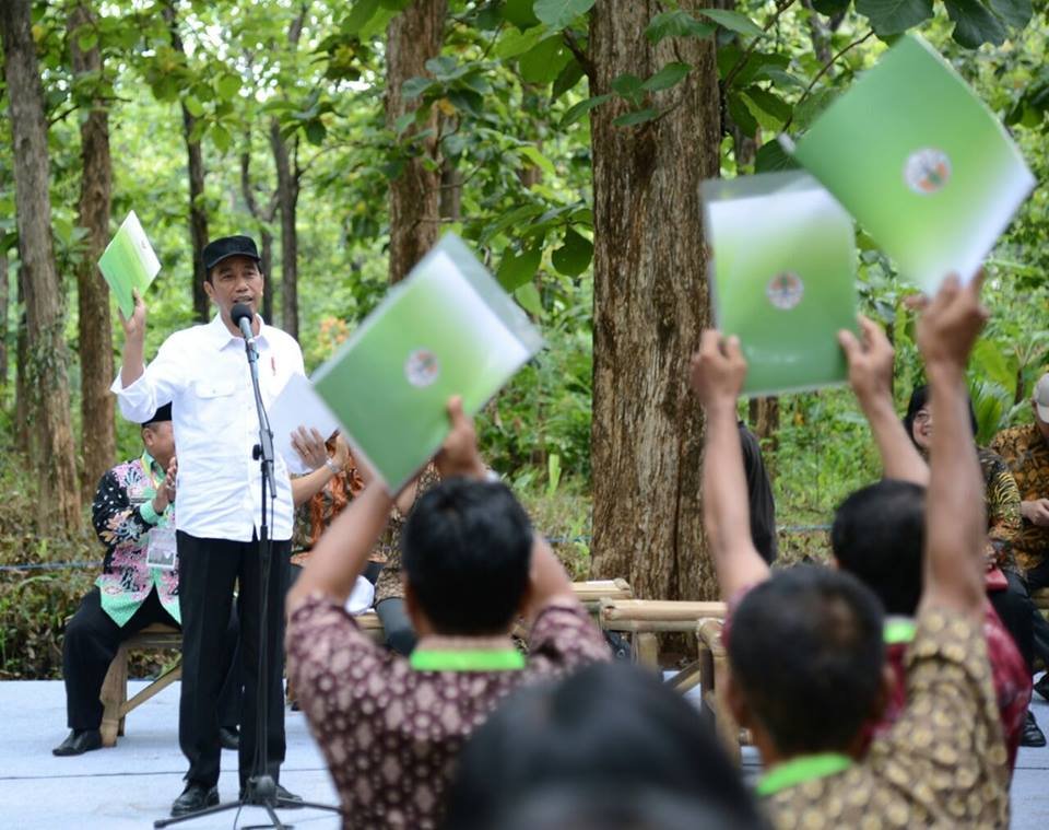 Jokowi bantah berikan lahan ratusan ribu hektar ke perusahaan besar dan tanah terdaftar