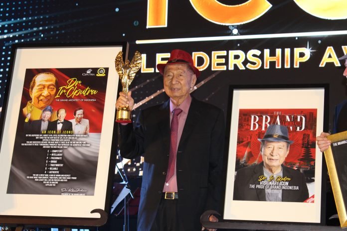 Ir. Ciputra terima penghargaan internasional