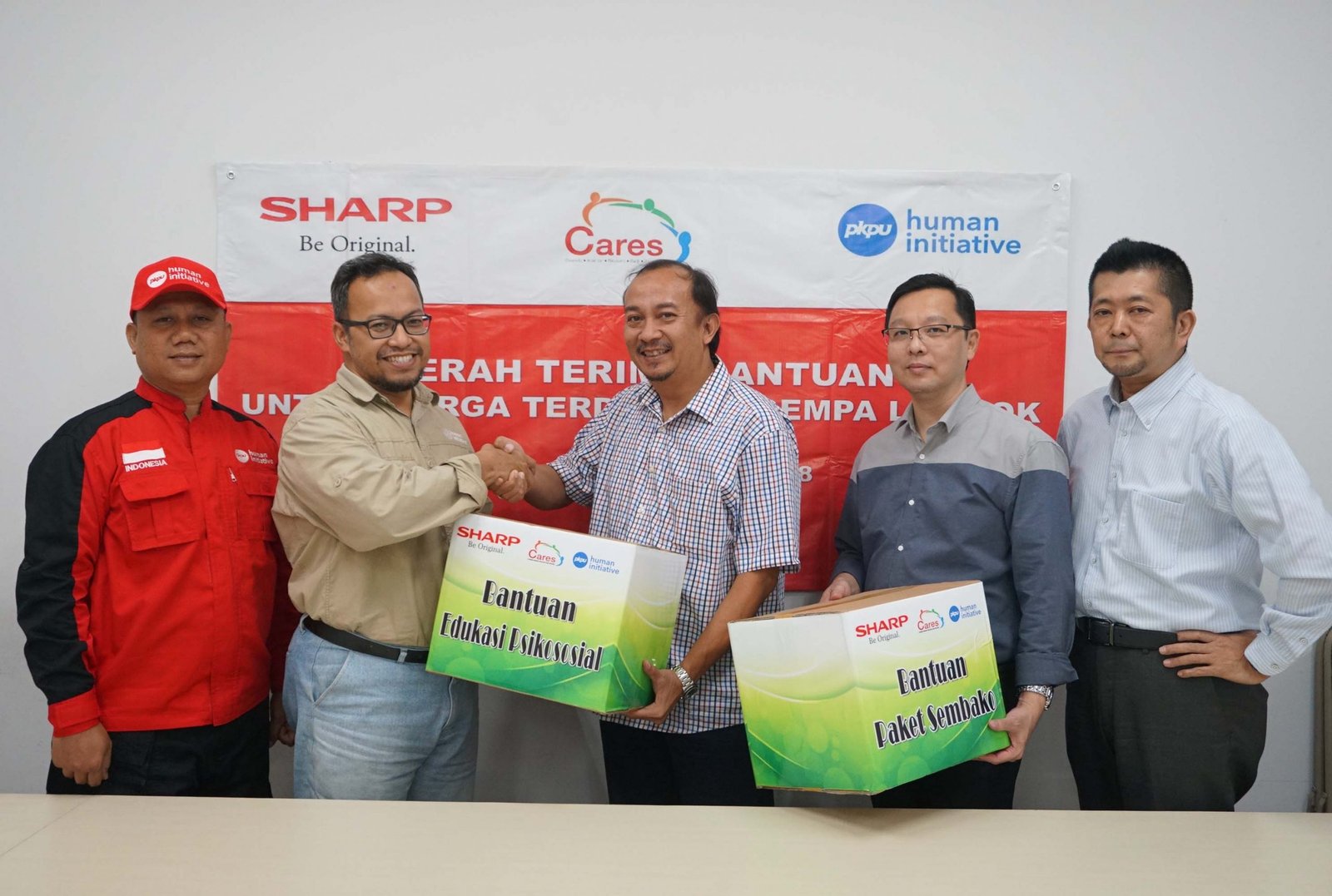 Sharp salurkan bantuan ke lombok