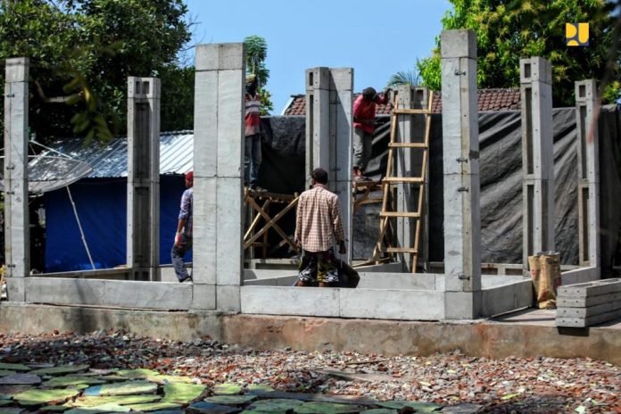 rumah masyarakat tanah gempa