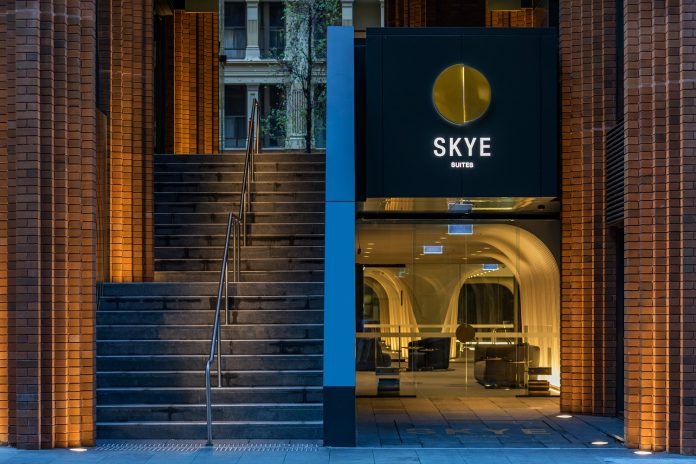 SKYE Suites Sydney dan Afterpay Australian Fashion Week