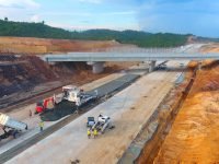 Jalan Tol Balikpapan-Samrinda adalah tol pertama di Kalimantan
