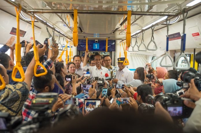 presiden resmikan mrt jakarta
