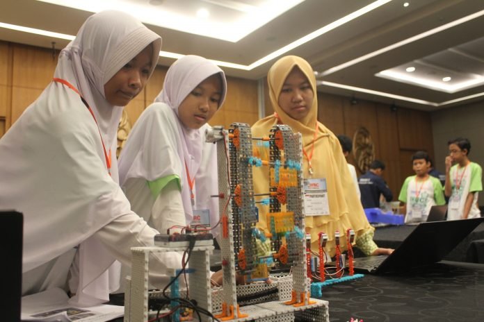 Kompetisi robotic anak terbesar