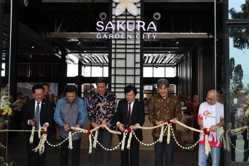 sakura garden city dekat stasiun lrt ciracas