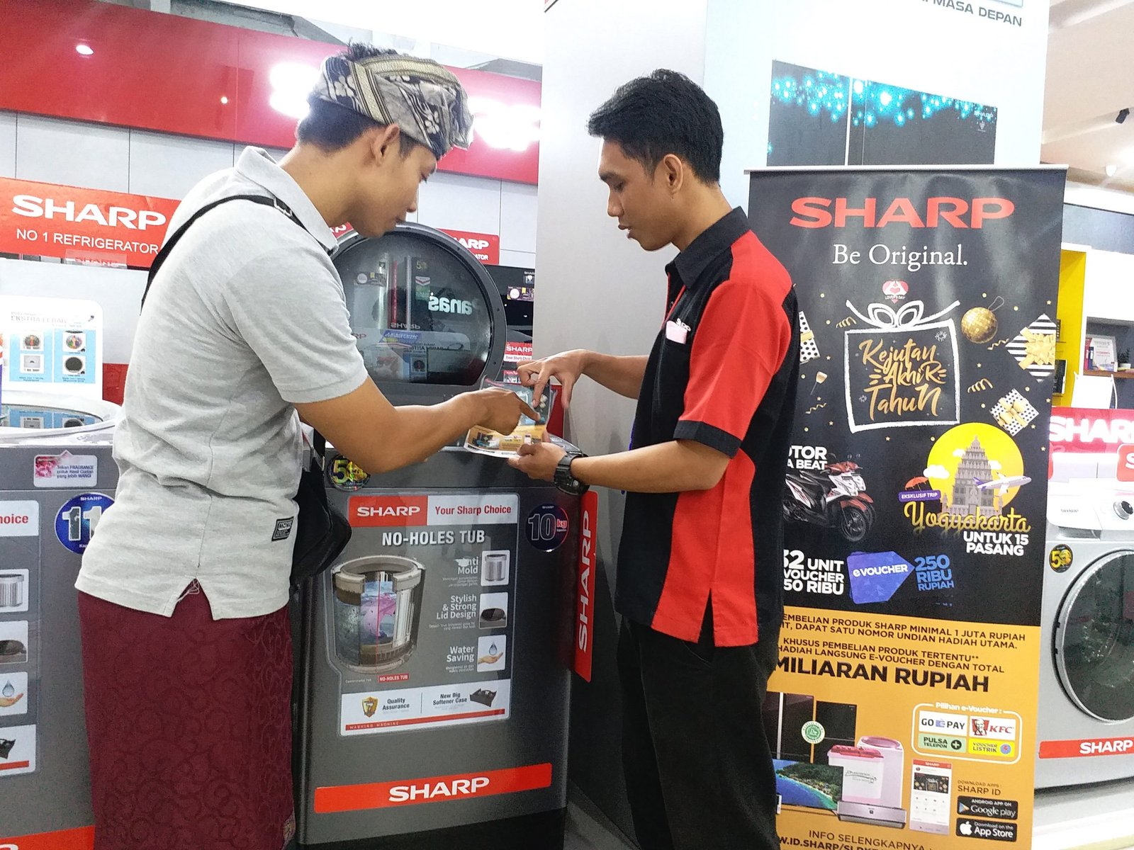 sharp kejutan akhir tahun