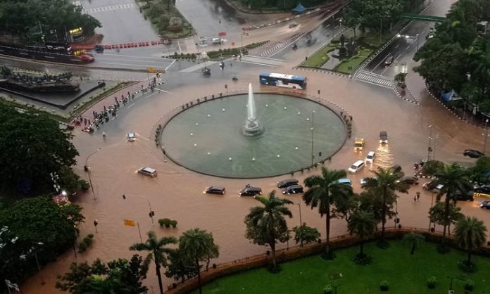 banjir jakarta harus ada audit tata ruang