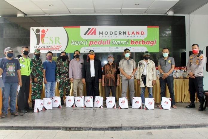 Modernland Realty Salurkan Bantuan Sembako