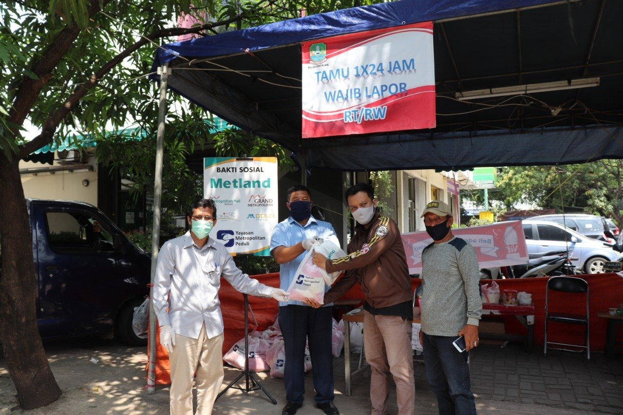 metland beri bantuan sembako untuk warga terdampak corona