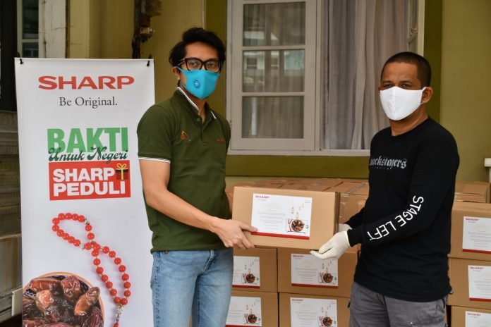 SEID Mendonasikan Sembako ke Freelancer yang Telah Mendukung Sharp