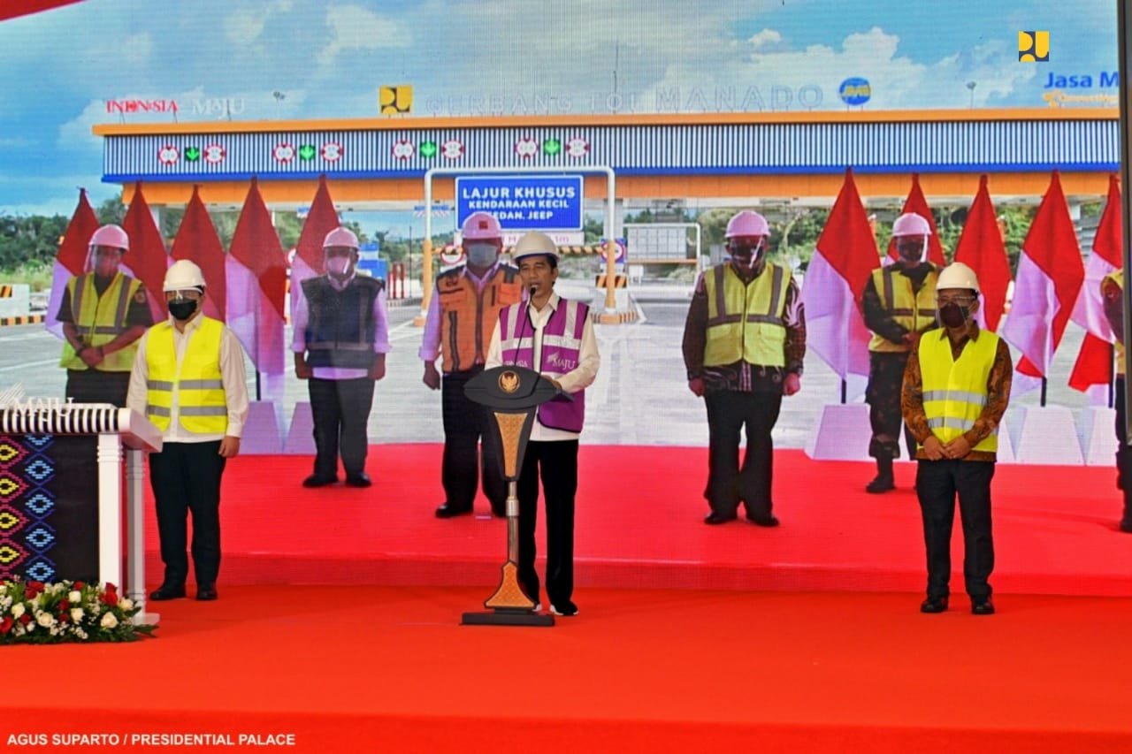 Presiden Jokowi Resmikan Dua Ruas Tol Secara Virtual