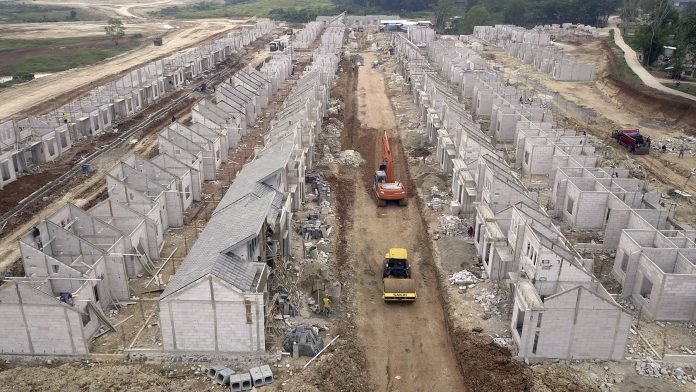 pembangunan properti modernland cilejit