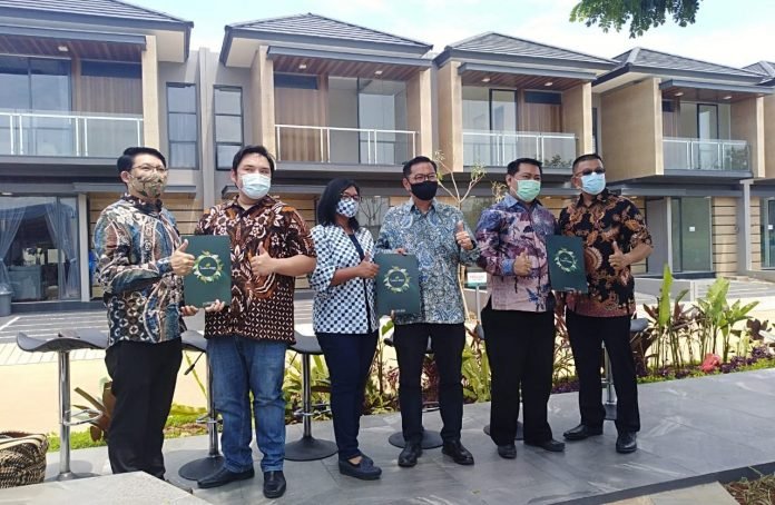 cluster diamond di golden stone