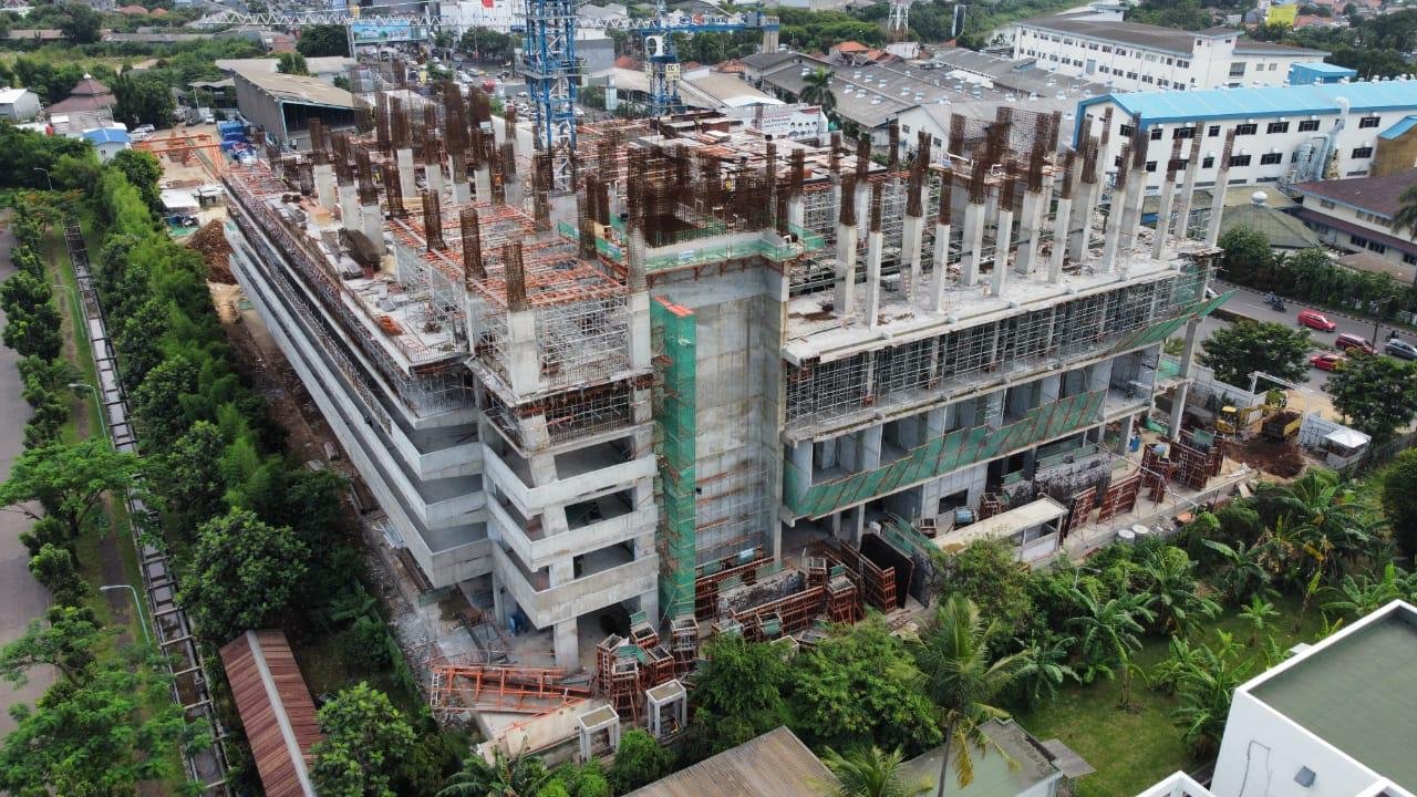 collins boulevard proyek triniti land dan marketing revenue triniti land