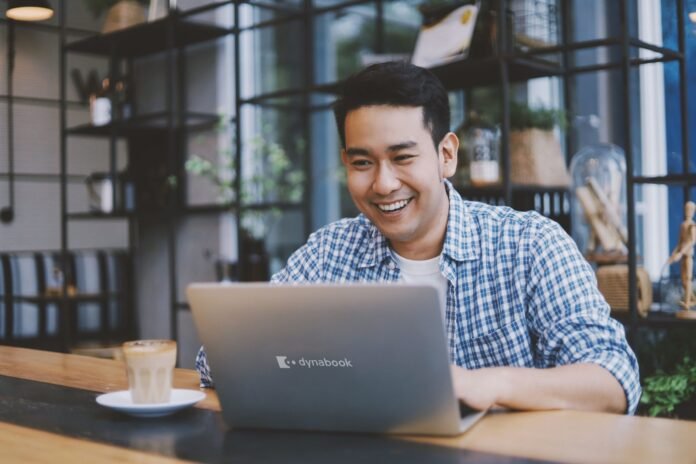 Pasar Notebook Sharp Indonesia