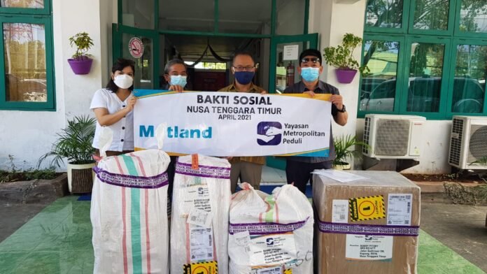 Metland melalui Yayasan Metropolitan Peduli memberikan bantuan berupa obat-obatan kepada warga terdampak bencana di NTT