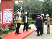 Presiden Jokowi saat meninjau pembangunan Tol Pekanbaru - Bangkinang