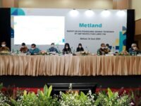 Jajaran direksi dan komisaris PT Metropolitan Land Tbk menggelar RUPST Metland