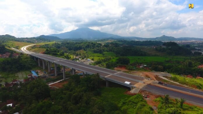 Tol Cisumdawu rampung akhir 2021