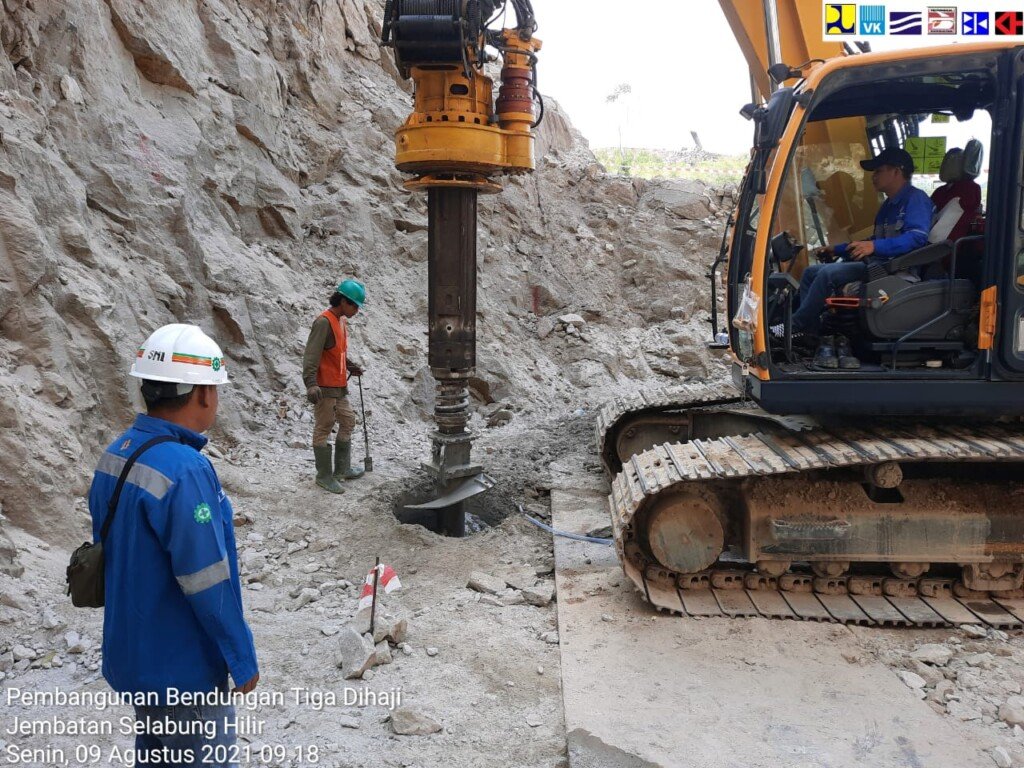 Bendungan Tiga Dihaji