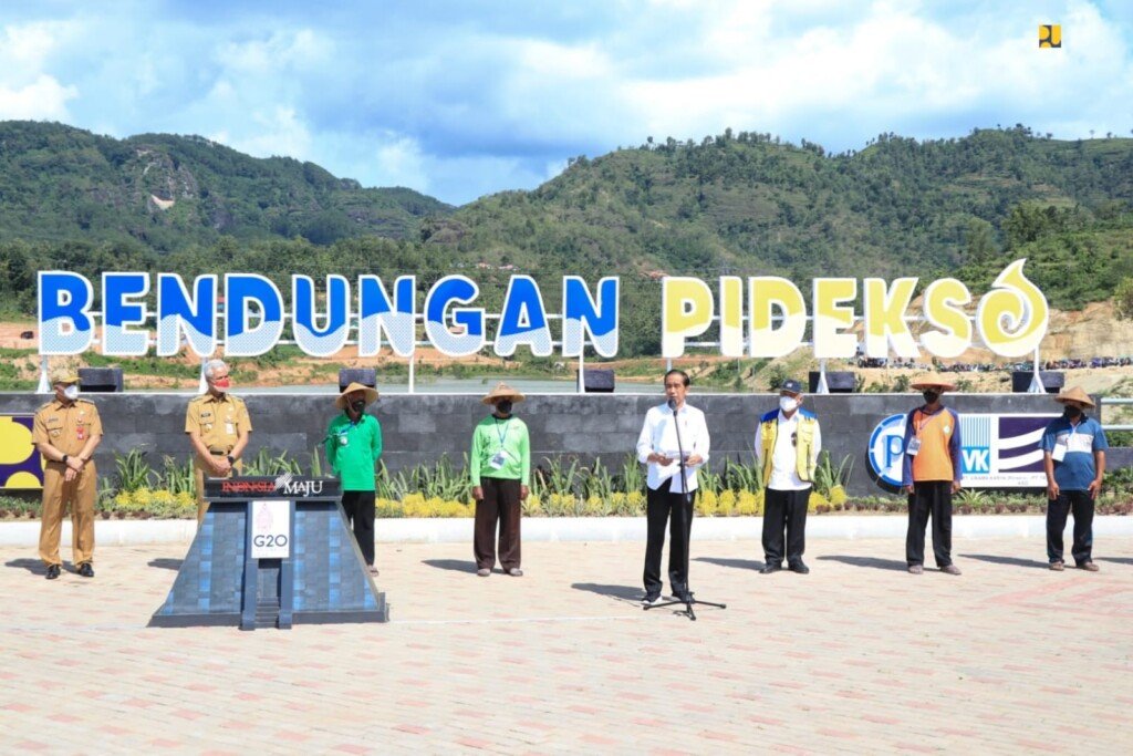 Jokowi resmikan Bendungan Pidekso