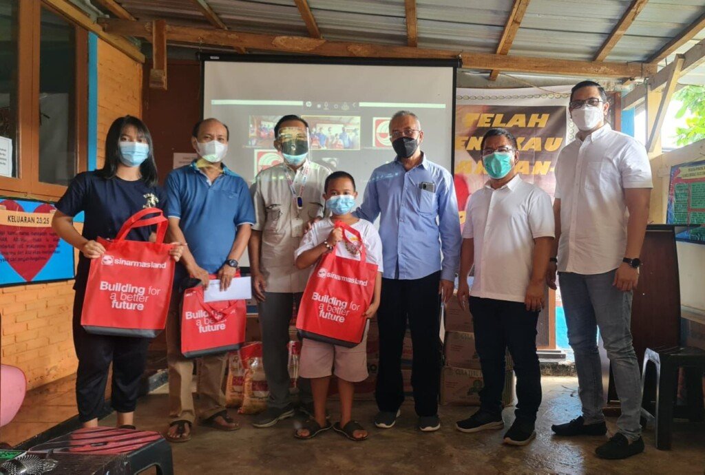 Sinar Mas Land Berikan Bantuan Dana dan Pangan ke Ratusan Santri dan Yatim Piatu di Tangerang
