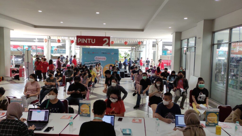 Vaksin booster di bsd city
