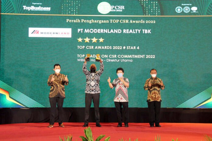 Modernland realty terima penghargaan Top CSR Awards 2022