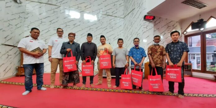 Yayasan Muslim Sinar Mas Land Wakafkan Ratusan Al-Qur’an ke Masjid dan Musala di Kota Tangerang Selatan