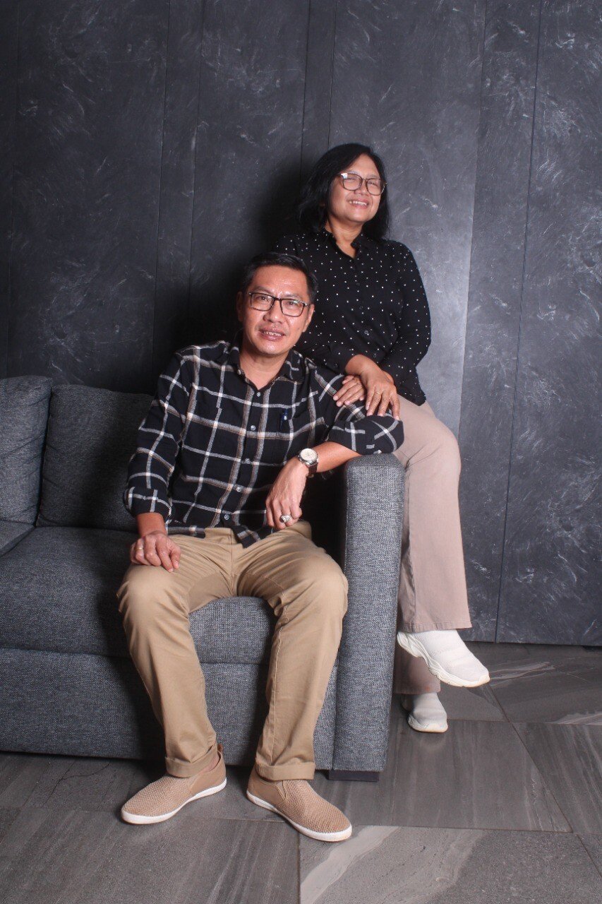 Gregorius Gun Ho, Direktur Utama GNA Group dan Istri Bernadeta Ratna Niken