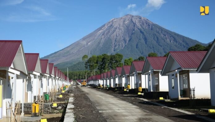 Huntap bagi korban erupsi Gunung Semeru di Lumajang
