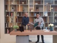 Henry Napitupulu, Direktur Planning & Design Paramount Land (kiri) dan M Nawawi, Direktur Paramount Land (kanan)