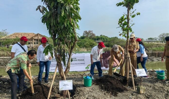 sinar mas land tanam pohon di kabupaten tangerang