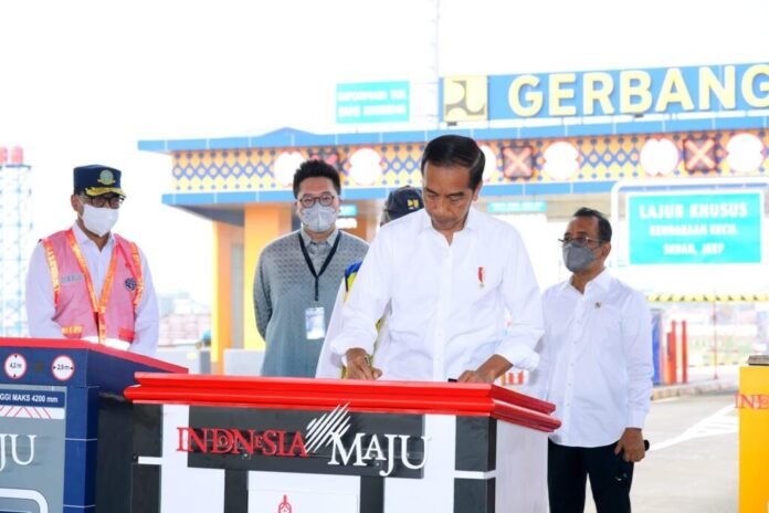 Presiden Joko Widodo Resmikan Pembukaan Jalan Tol Serpong-Balaraja Seksi 1A
