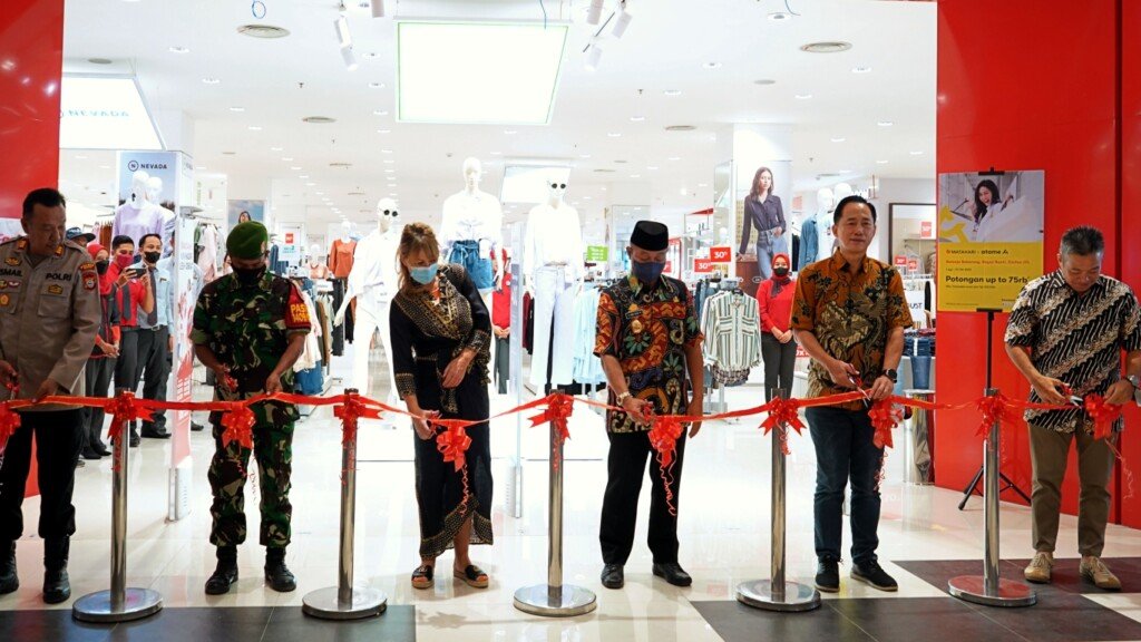 Mal Living Plaza Hertasning di Kabupaten Gowa