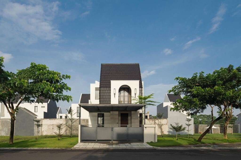 Precium Lebak Bulus
