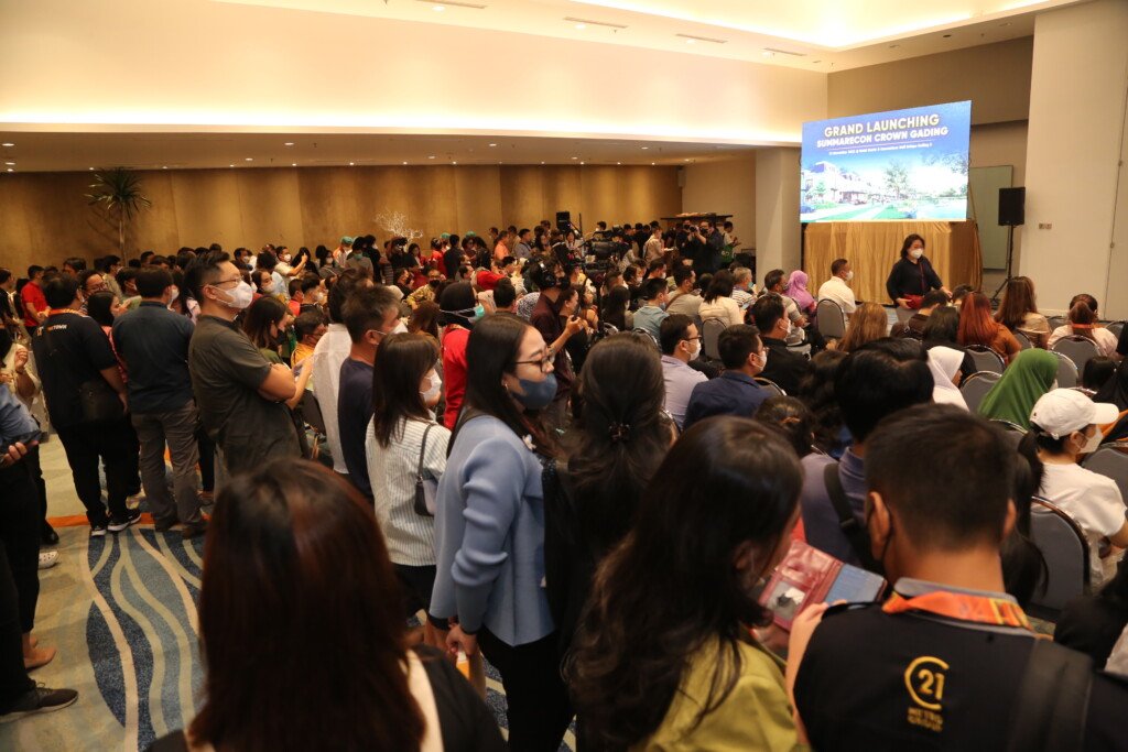 penjualan perdana summarecon crown gading