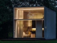 Gambar 1 Rumah Kubus Minimalis (Pinterest)