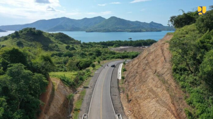 akses jalan Labuan Bajo menuju Golo Mori