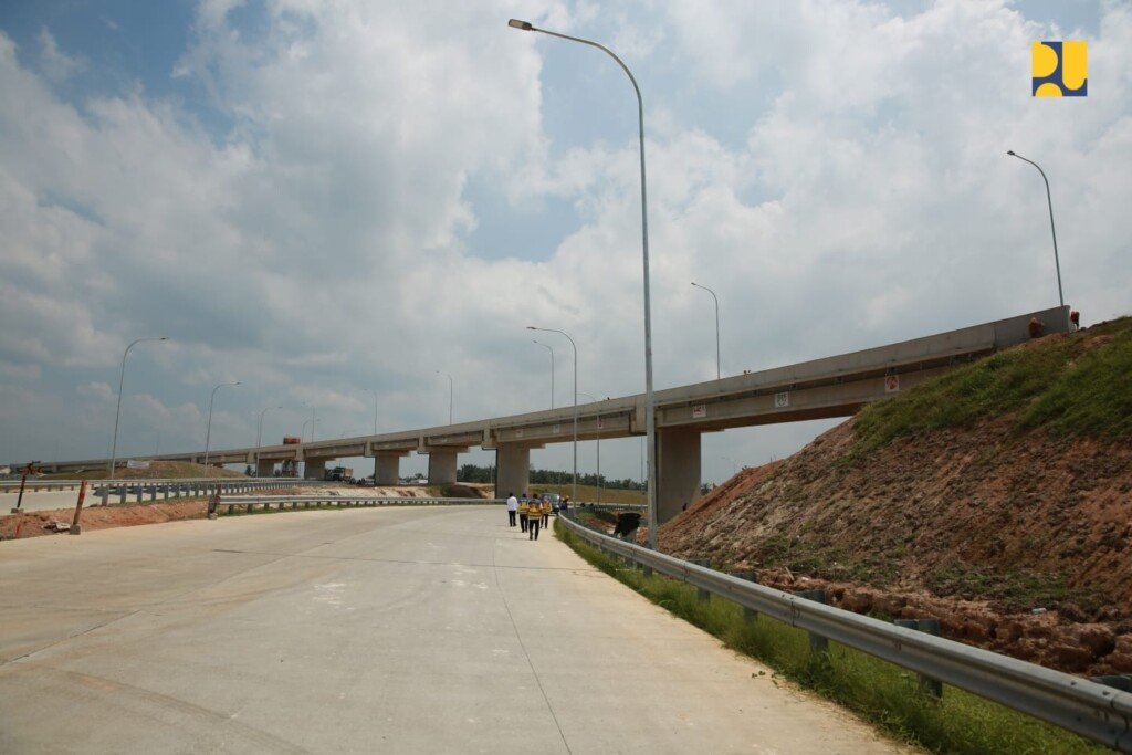 Jalan Tol Kuala Tanjung-Tebing Tinggi-Parapat