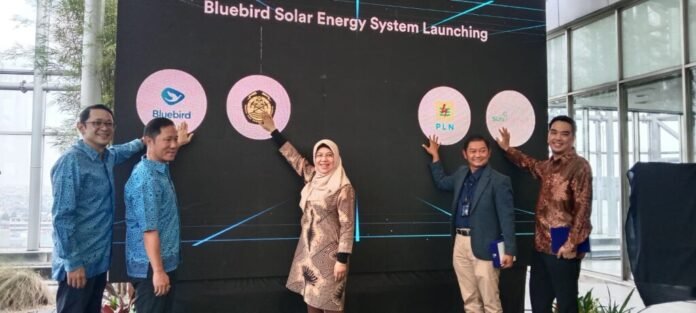 Blue Bird Energy meluncurkan panel surya pintar