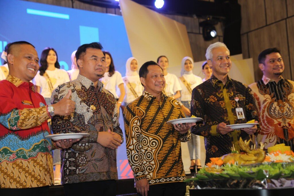 Mendagri Tito Karnavian Ajak Para Bupati Bangkitkan Sektor Swasta dan UMKM