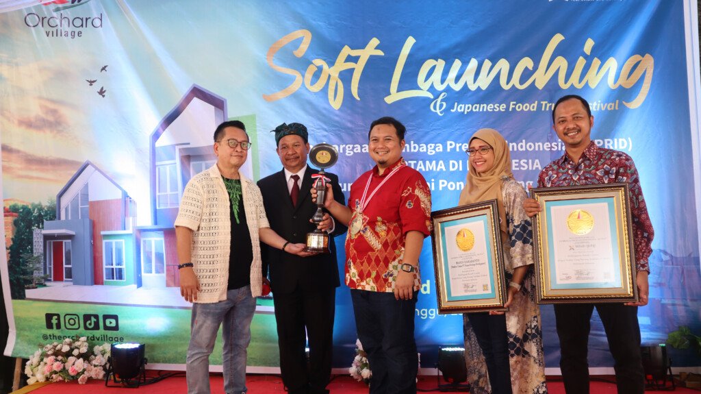 Raih Penghargaan LEPRID, Perumahan Orchard Village Bekasi Pecahkan Rekor Rumah 1 Lantai Tiang Pancang