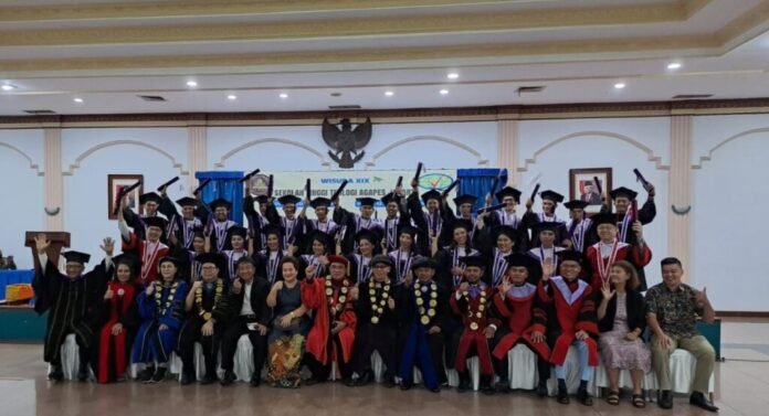 Wisuda Sekolah Tinggi Teologi Agapes Jakarta (STT Agapes Jakarta)