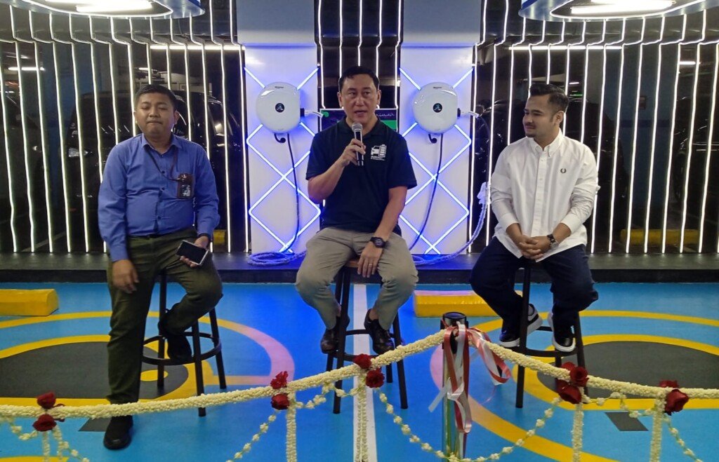 Keterangan pers terkait adanya Stasiun Pengisian Kendaraan Listrik Umum (SPKLU) atau EV Charging di Mal Kota Kasablanka, Jakarta