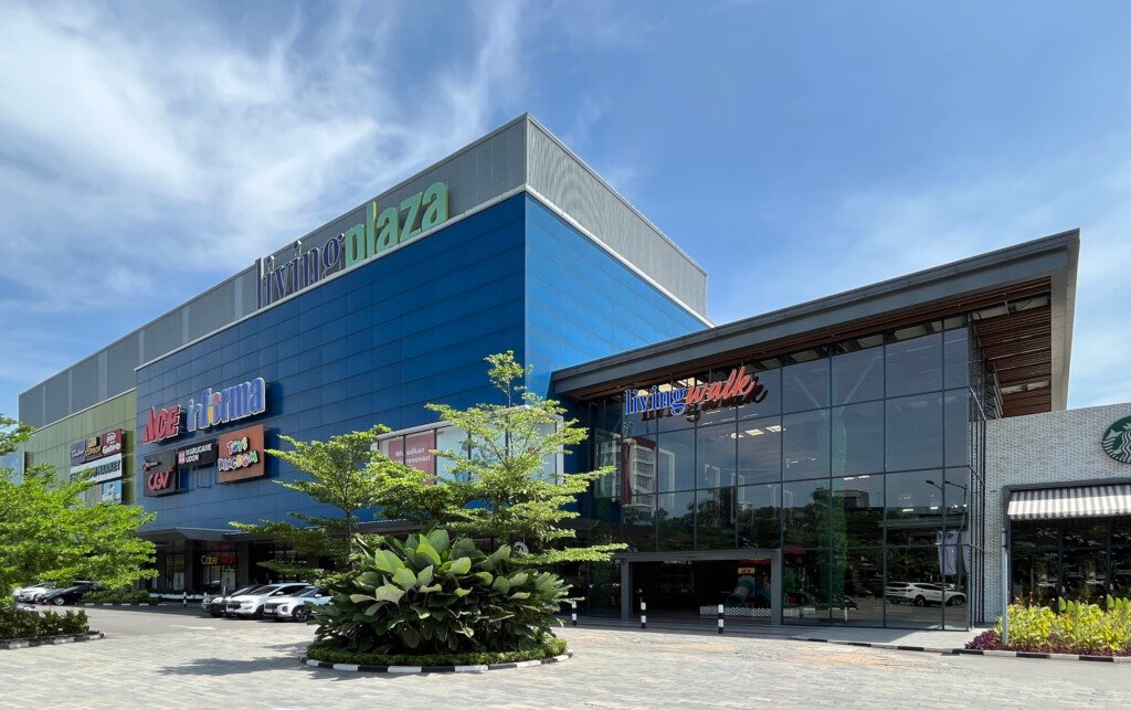 4 Tahun Living Plaza Jababeka Jadi One Stop Shopping Destination