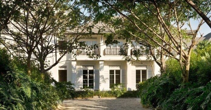 Rumah Luwih Bali merupakan sebuah mansion bergaya kolonial klasik Indonesia yang nantinya bakal menjadi hotel Vignette Collection