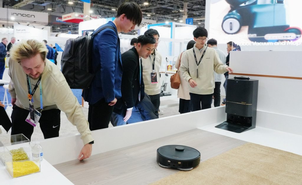 Produk penyedot debu robotik terbaru Dreame