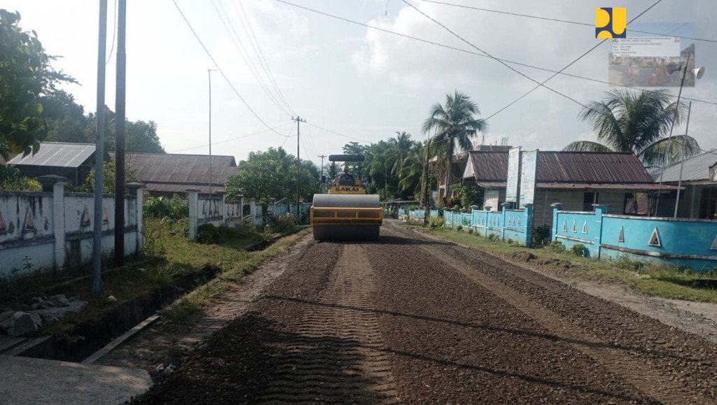Jalan di Kepulauan Talaud teraspal mulus